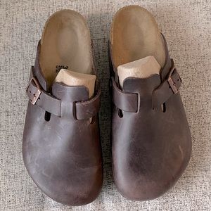 Birkenstock Boston Oiled Leather Clog in EUC • Unisex size 39